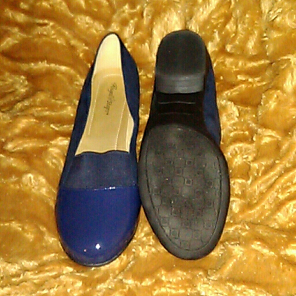 Women's size 9m casual flats.